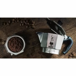 Bialetti Moka Express - 3 Tassen Espressokocher -Philips Haushaltsgeräte Verkaufsgeschäft 4916ffefff1c0ef8b19a0c5a4a7e4a8e
