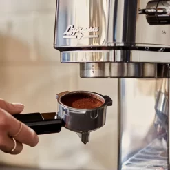 Tchibo Siebträger Espressomaschine „Lapressa“, Mit Doppelauslauf Und Milchaufschäumdüse (15 Bar, 980ml Wassertank), Inkl. Zwei Doppelwandigen Sieben, Für Espresso Und Milchschaum, Edelstahl -Philips Haushaltsgeräte Verkaufsgeschäft 5cfa9591c511ad7558b71a520fe644a1