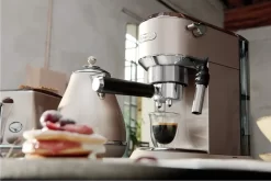 De'Longhi Delonghi Kaffeemaschine Dedica Metallics EC785.BG Pumpendruck 15 Bar, Eingebauter Milchaufschäumer, Manuell, 1300 W, Beige -Philips Haushaltsgeräte Verkaufsgeschäft 66c0e6372ccda500fe74d5d63a914cd8